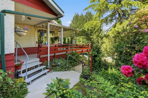 369 Baker Rd, Ladysmith, BC 