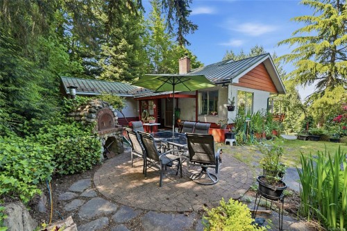 369 Baker Rd, Ladysmith, BC 