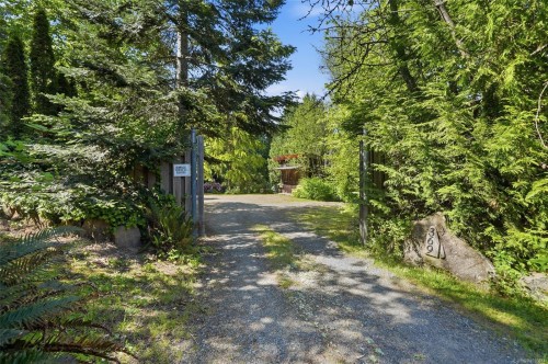 369 Baker Rd, Ladysmith, BC 