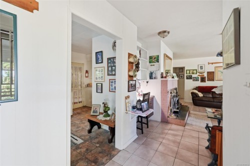 369 Baker Rd, Ladysmith, BC 