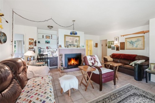 369 Baker Rd, Ladysmith, BC 