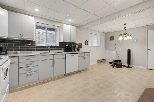 684 Robron Rd, Campbell River, BC 