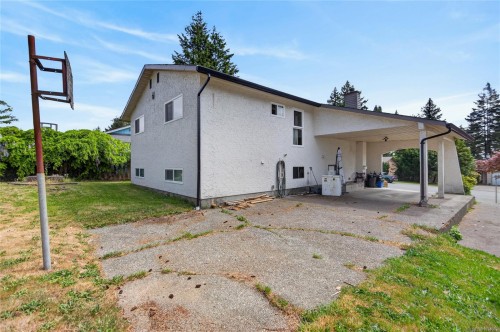 684 Robron Rd, Campbell River, BC 