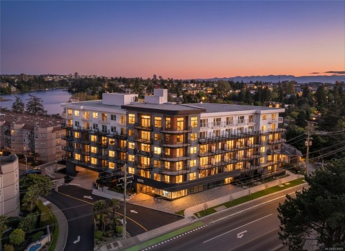 103-1075 Tillicum Rd  Esquimalt, BC V9A 2A4