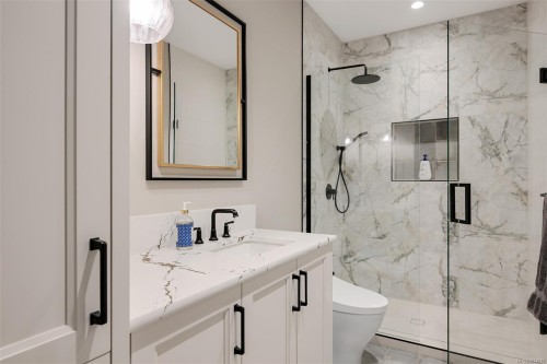 5157 Del Monte Ave, Saanich, BC 