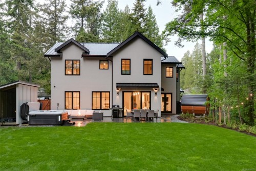 5157 Del Monte Ave, Saanich, BC 