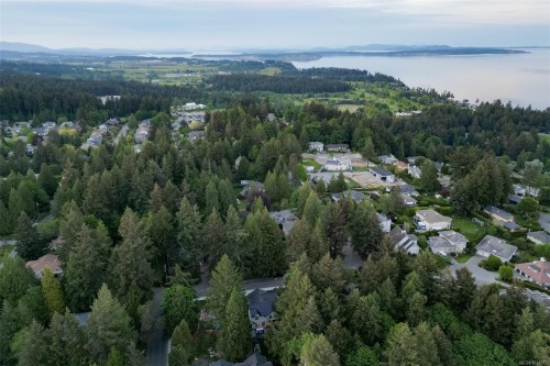 5157 Del Monte Ave, Saanich, BC 