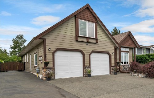 240 Carolyn Rd, Campbell River, BC 