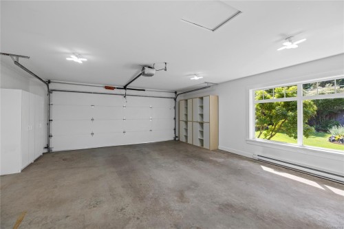 202 Crescent Rd East, Qualicum Beach, BC 
