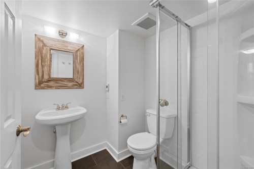 202 Crescent Rd East, Qualicum Beach, BC 