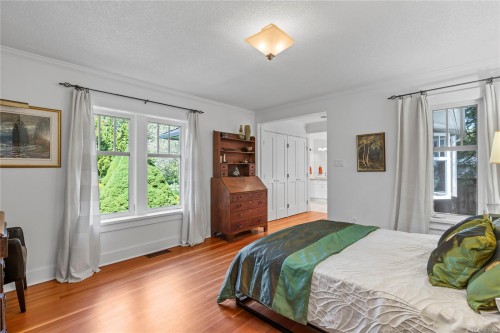 202 Crescent Rd East, Qualicum Beach, BC 