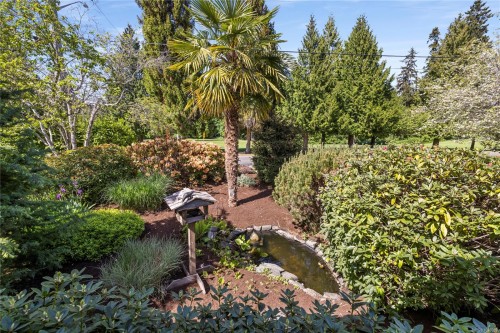 202 Crescent Rd East, Qualicum Beach, BC 