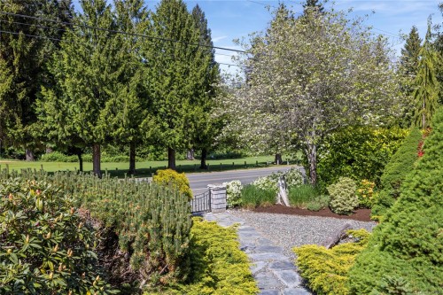 202 Crescent Rd East, Qualicum Beach, BC 