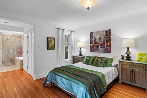 202 Crescent Rd East, Qualicum Beach, BC 