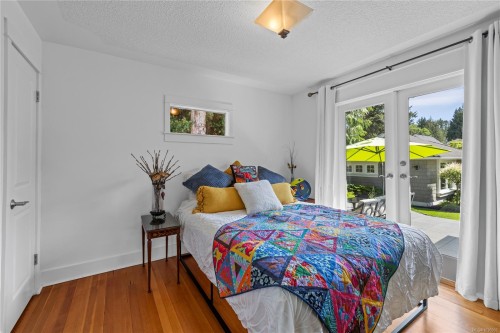 202 Crescent Rd East, Qualicum Beach, BC 