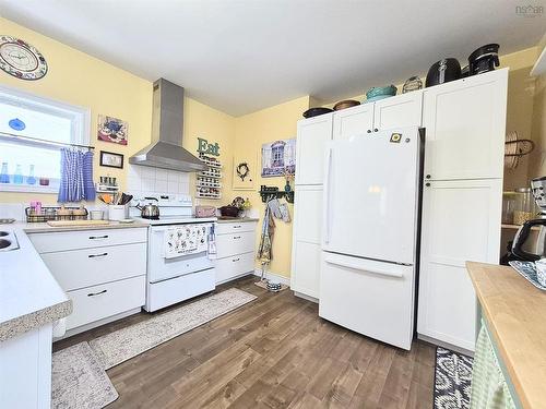 41 242 Highway, Joggins, NS 