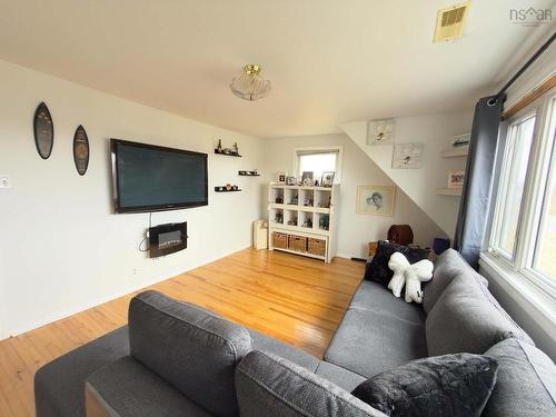 143 Lake Road, Glace Bay, NS 