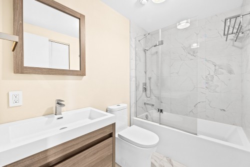 Bathroom - 1002-1228 Rue Des Bassins, Montréal (Le Sud-Ouest), QC - Indoor Photo Showing Bathroom