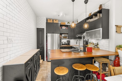 Kitchen - 102-1410 Rue Pauline-Julien, Montréal (Le Plateau-Mont-Royal), QC - Indoor Photo Showing Kitchen With Double Sink With Upgraded Kitchen