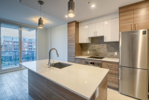 Kitchen - 417-775 Av. Plymouth, Mont-Royal, QC - Indoor Photo Showing Kitchen With Upgraded Kitchen