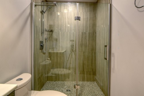 Bathroom - 417-775 Av. Plymouth, Mont-Royal, QC - Indoor Photo Showing Bathroom