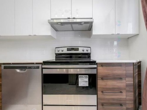 Kitchen - 2443-2441  - 2445 Rue Cartier, Longueuil (Le Vieux-Longueuil), QC - Indoor Photo Showing Kitchen With Upgraded Kitchen