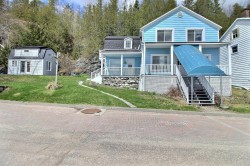 150 Rue du Quai  La Malbaie, QC G5A 2Y1