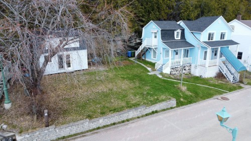 Cour - 150 Rue Du Quai, La Malbaie, QC - Outdoor