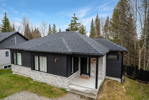 670 Rue des Mésanges  Sainte-Agathe-Des-Monts, QC J8C 2Z8