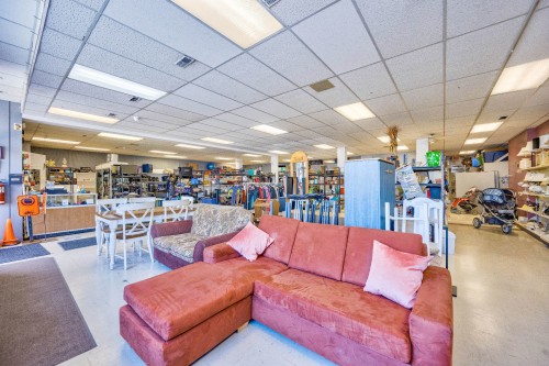 Commerce - 312  - 330 Rue St-Jacques, L'Assomption, QC - Indoor Photo Showing Other Room