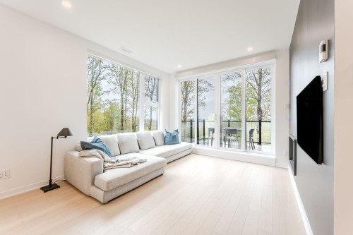 Salon - 101-283 Ch. Des Diligences, Bromont, QC - Indoor Photo Showing Living Room