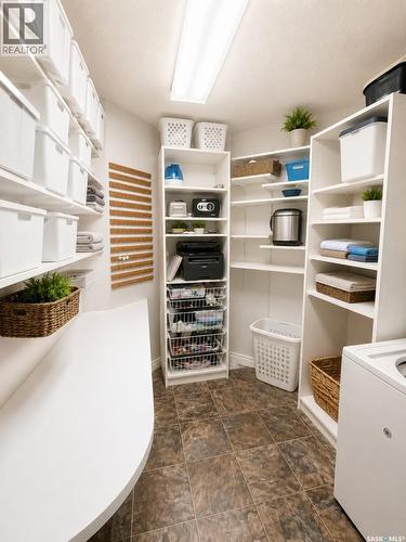 102 419 Main Street, Saskatoon, SK - Indoor Photo Showing Laundry Room
