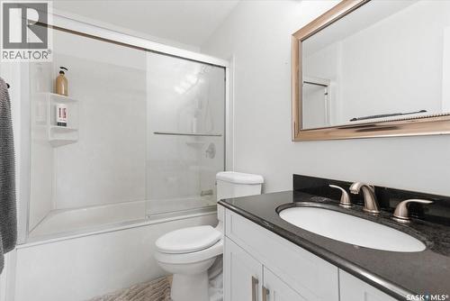 182 Lincoln Drive, Regina, SK - Indoor Photo Showing Bathroom