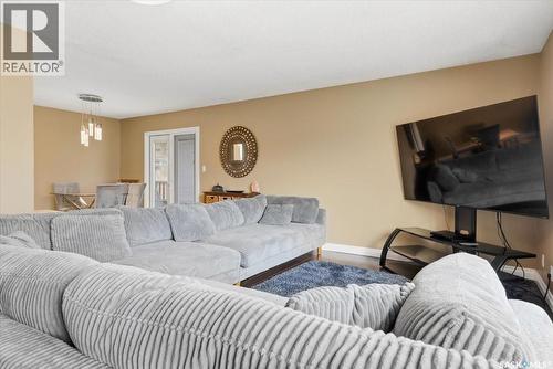 182 Lincoln Drive, Regina, SK - Indoor Photo Showing Living Room