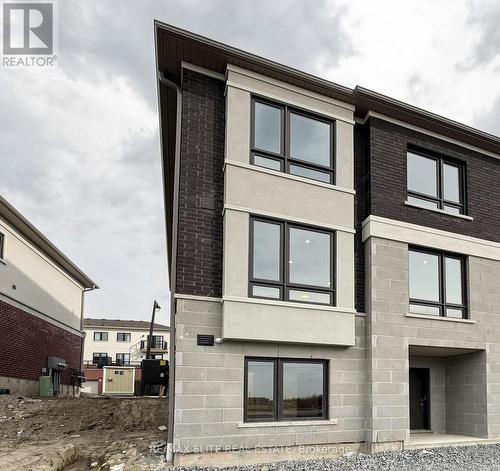 1422 19TH AVENUE  Richmond Hill, ON L4E 3R9