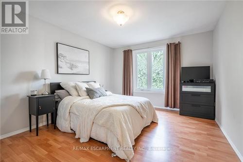 152 7Th Concession Road E, Hamilton, ON - Indoor Photo Showing Bedroom