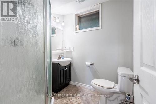 152 7Th Concession Road E, Hamilton, ON - Indoor Photo Showing Bathroom