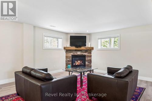 54 Vincent Circle, Tiny, ON - Indoor Photo Showing Living Room With Fireplace