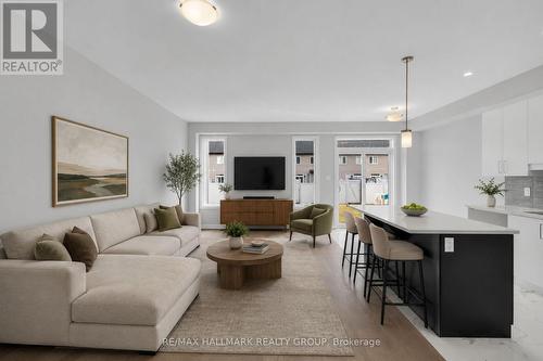 1940 Hawker Private, Ottawa, ON - Indoor Photo Showing Living Room