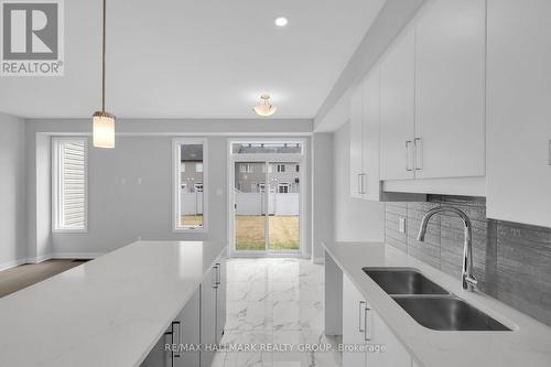1940 Hawker Private, Ottawa, ON - Indoor Photo Showing Kitchen With Double Sink