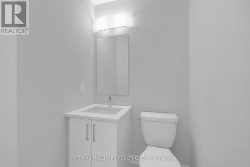 1940 Hawker Private, Ottawa, ON - Indoor Photo Showing Bathroom