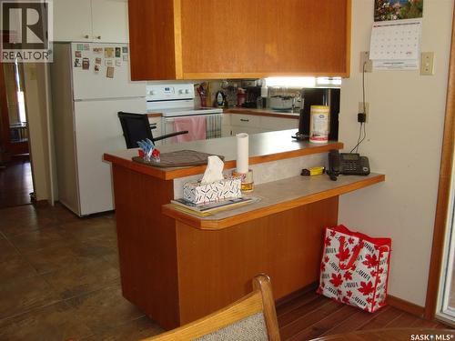 247 9Th Avenue Nw, Swift Current, SK - Indoor Photo Showing Kitchen
