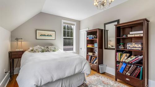 3609 Masuch Road, Creston, BC - Indoor Photo Showing Bedroom