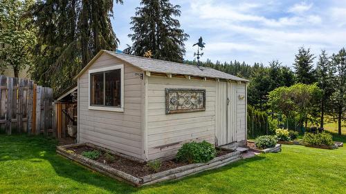 3609 Masuch Road, Creston, BC - Outdoor With Exterior