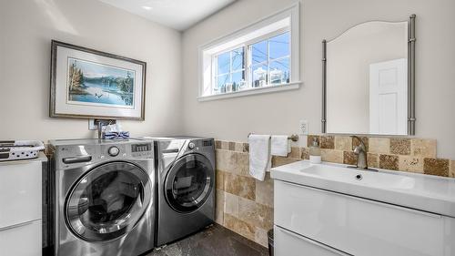 3609 Masuch Road, Creston, BC - Indoor Photo Showing Laundry Room