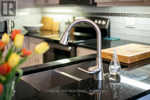 Contemporary upgrades - 54 Conservation Way, Collingwood, ON - Indoor