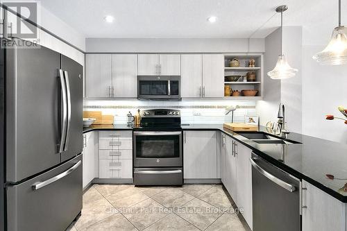 54 Conservation Way, Collingwood, ON - Indoor Photo Showing Kitchen With Stainless Steel Kitchen With Double Sink