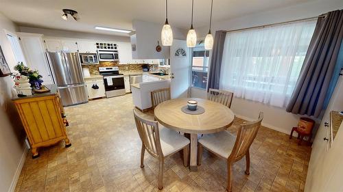 1317 19Th Street, Cranbrook, BC - Indoor Photo Showing Dining Room