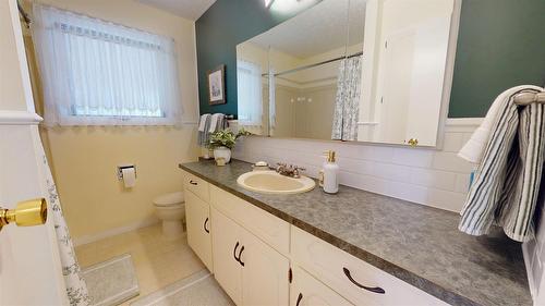 1317 19Th Street, Cranbrook, BC - Indoor Photo Showing Bathroom