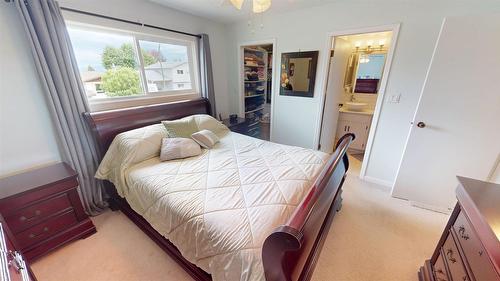 1317 19Th Street, Cranbrook, BC - Indoor Photo Showing Bedroom